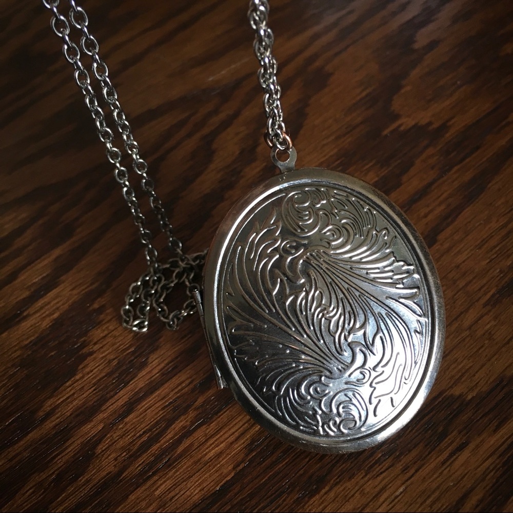 Silver Oval Locket